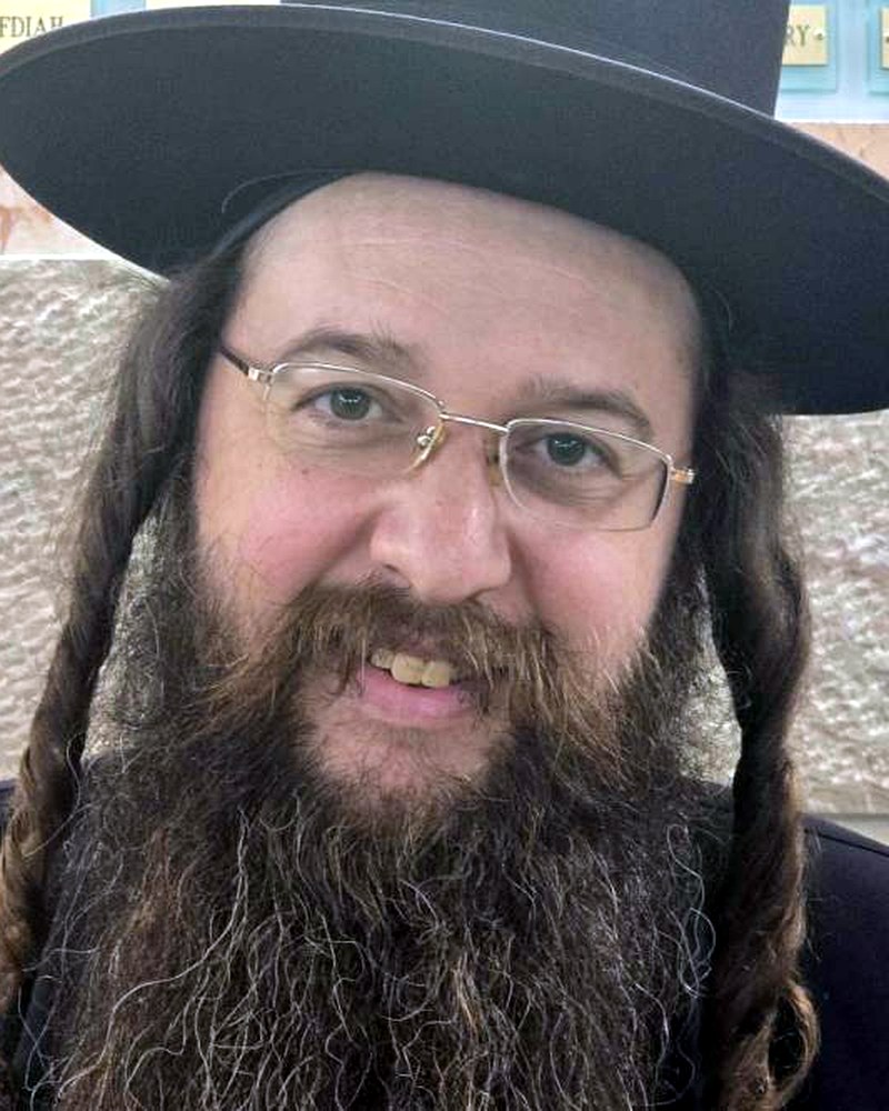Rabbi Moshe Naiditch, Night Seder Rabbi at Yeshivat Lev Aharon