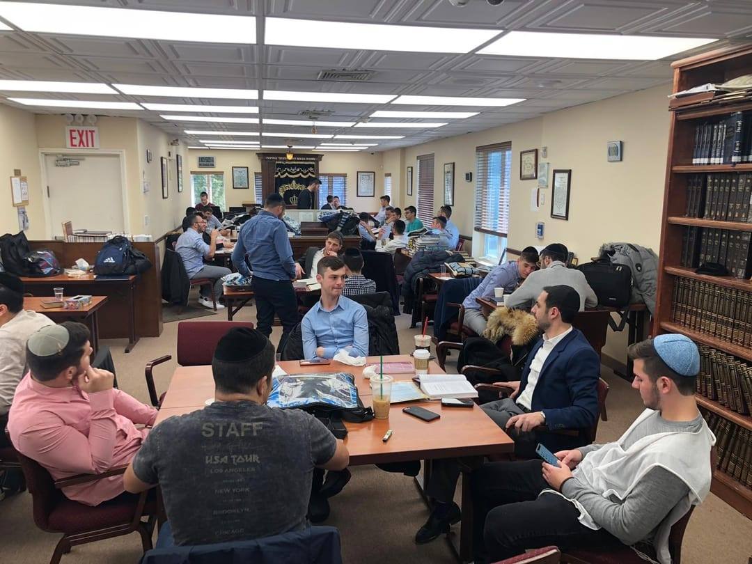 Lev Aharon students learning with their rabbanim in Brooklyn