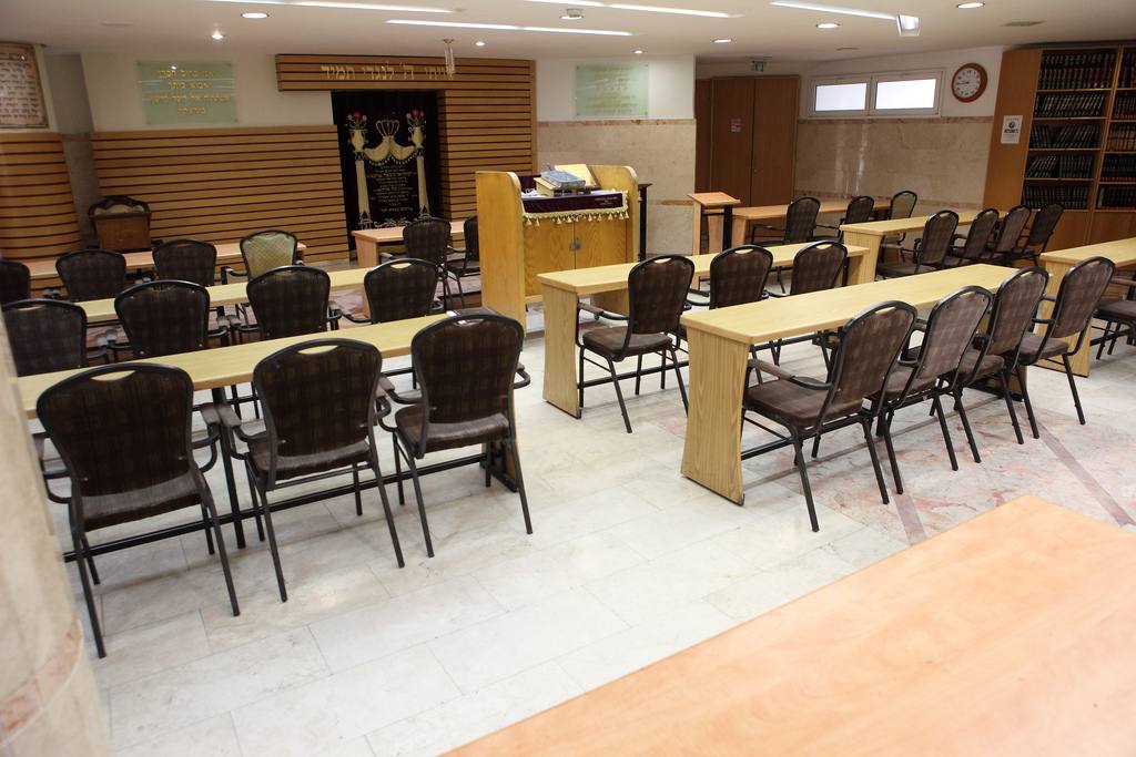 Yeshivat Lev Aharon students and rabbanim — yeshiva gallery photo
