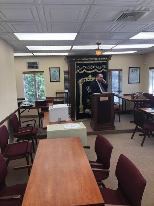 Yeshivat Lev Aharon students and rabbanim — yeshiva gallery photo