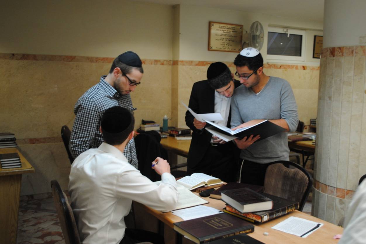 Yeshivat Lev Aharon students and rabbanim — yeshiva gallery photo