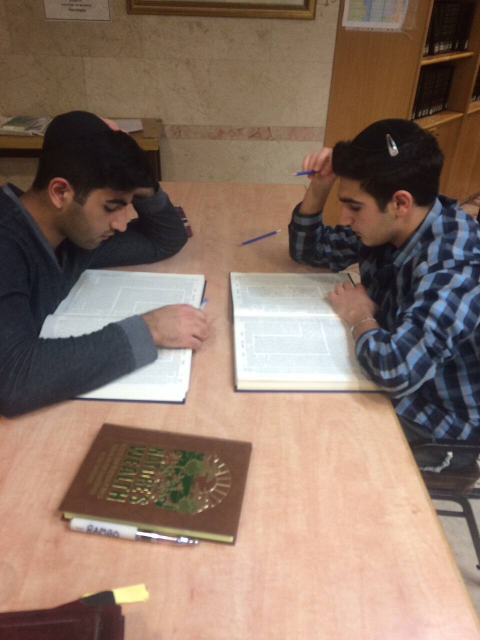 Yeshivat Lev Aharon students and rabbanim — yeshiva gallery photo