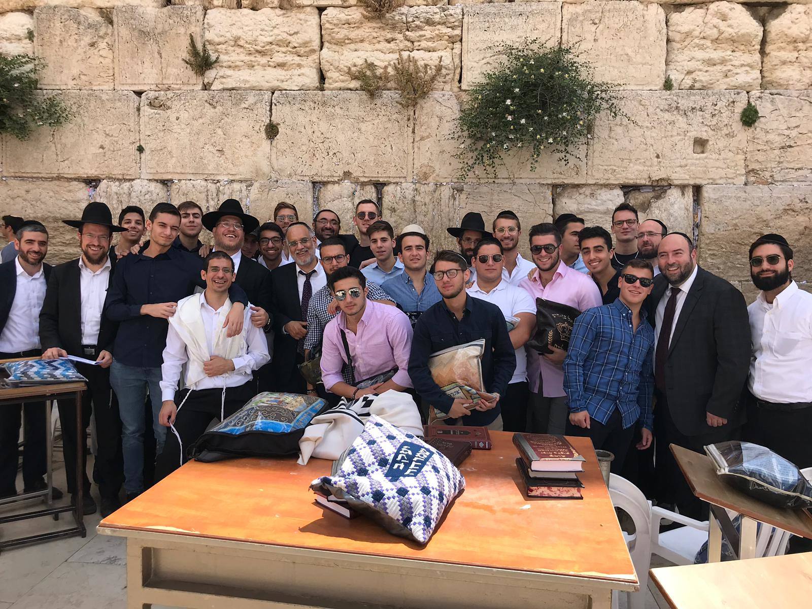 Yeshivat Lev Aharon students and rabbanim — yeshiva gallery photo