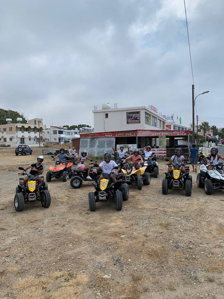 Yeshivat Lev Aharon students and rabbanim — yeshiva gallery photo