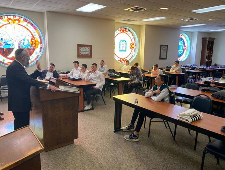 Yeshivat Lev Aharon students and rabbanim — yeshiva gallery photo