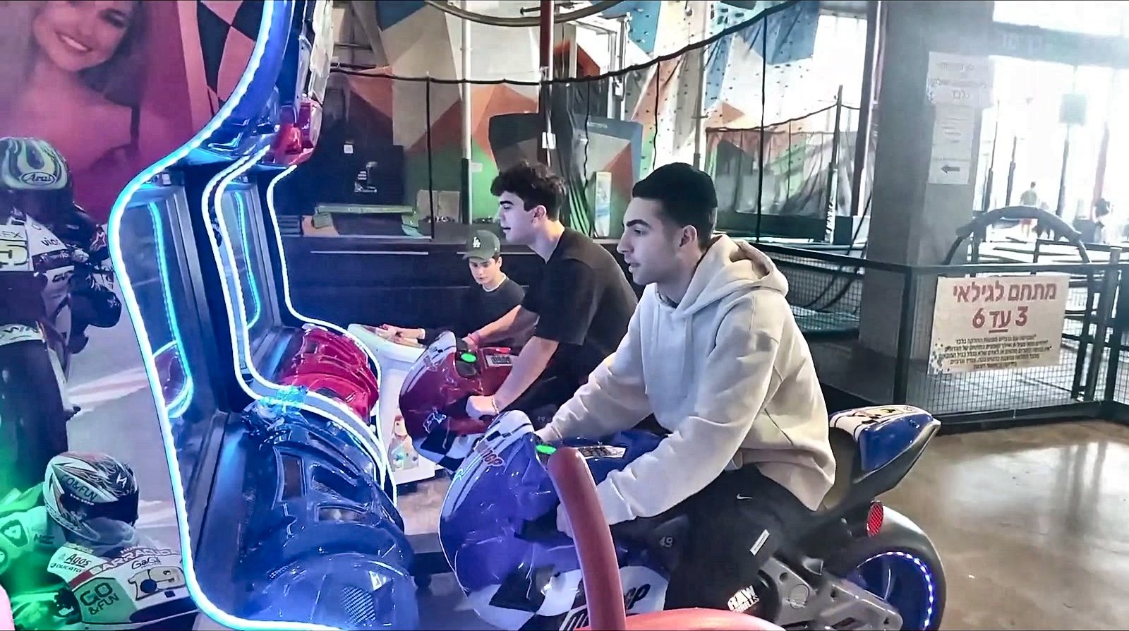 Talmidim enjoying an arcade outing together