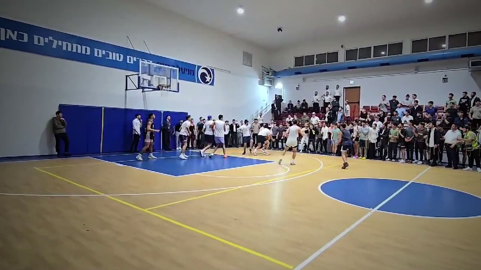 Gym, game room and sports at Yeshivat Lev Aharon