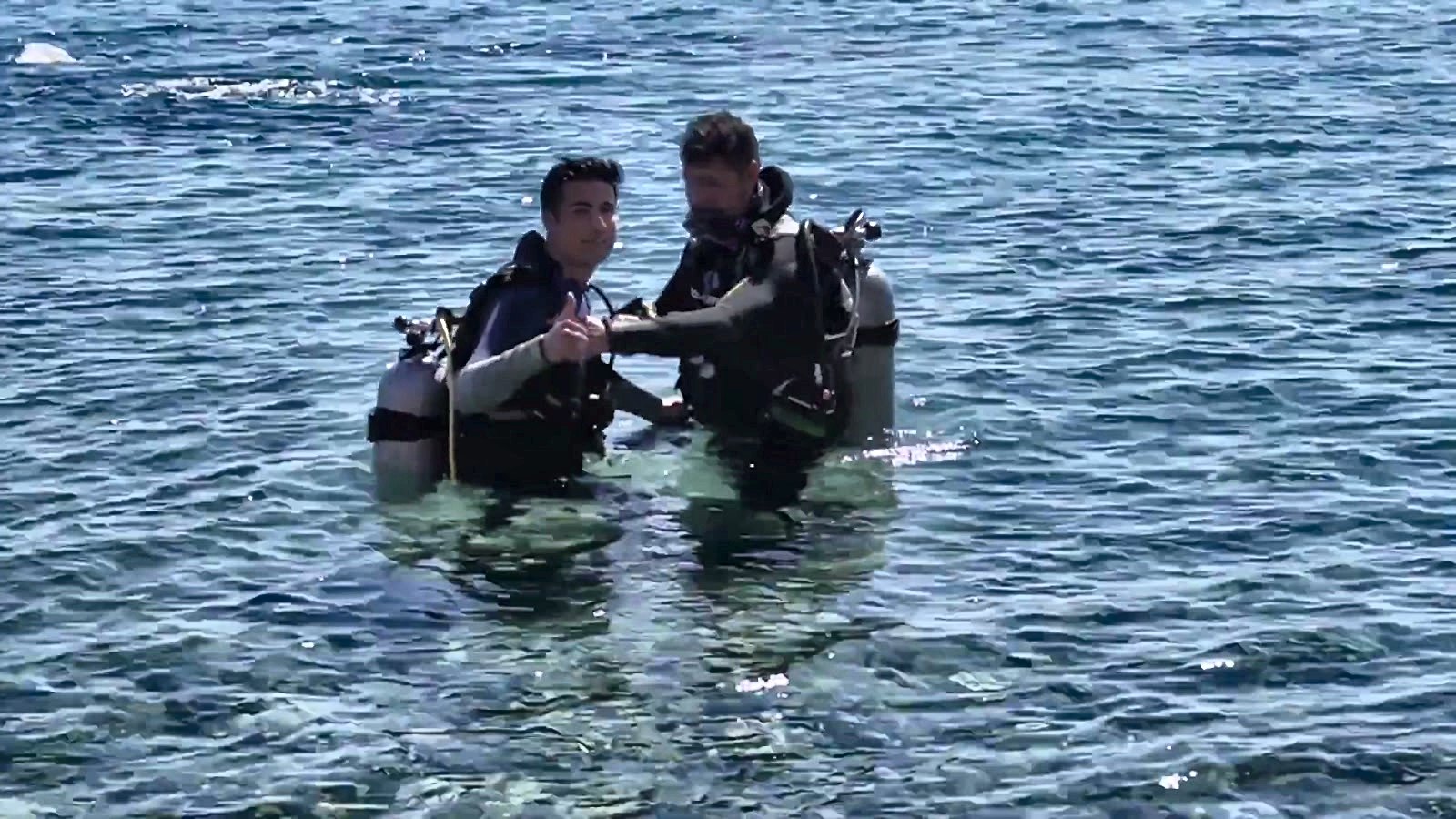 Talmidim preparing to dive in the sea