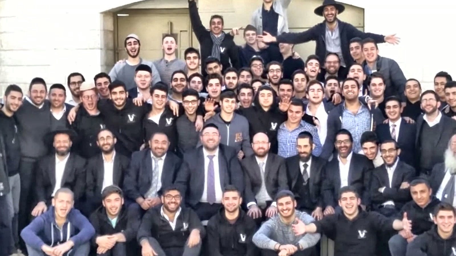 A full yeshiva group portrait